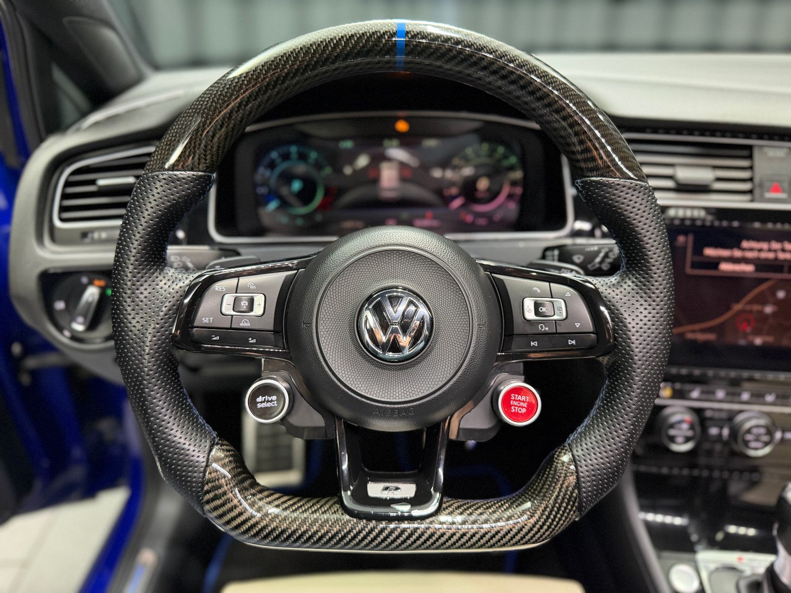 Fahrzeugabbildung Volkswagen Golf VII R 4Motion |REMUS|PANO|LEDER