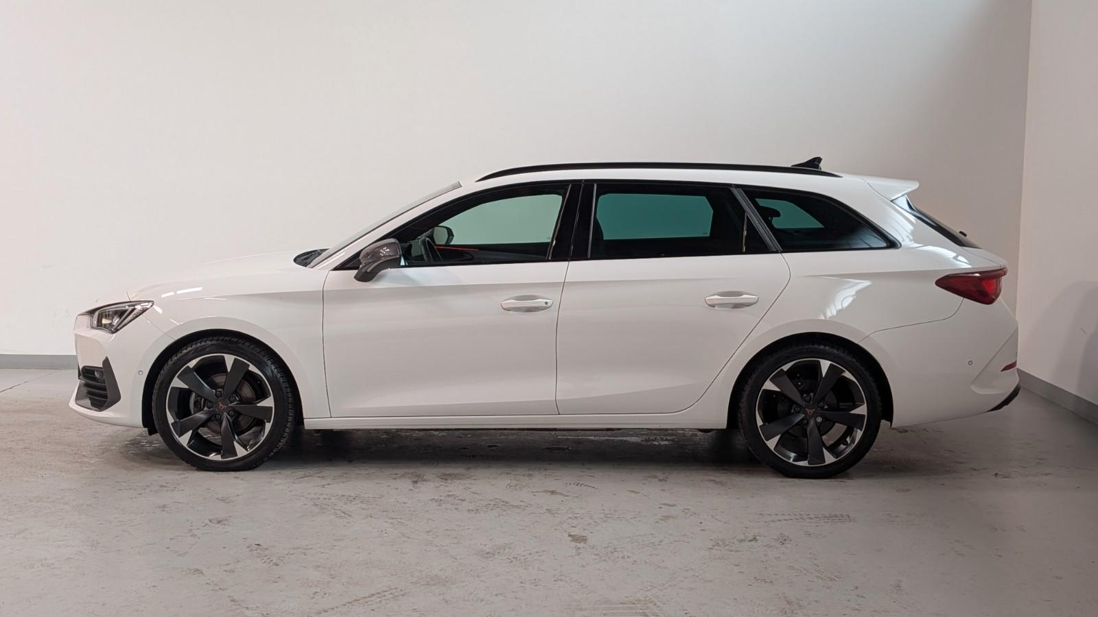 Cupra Leon Sportstourer 1.5 eTSI AHK-KAM-MMRY-FULLLINK