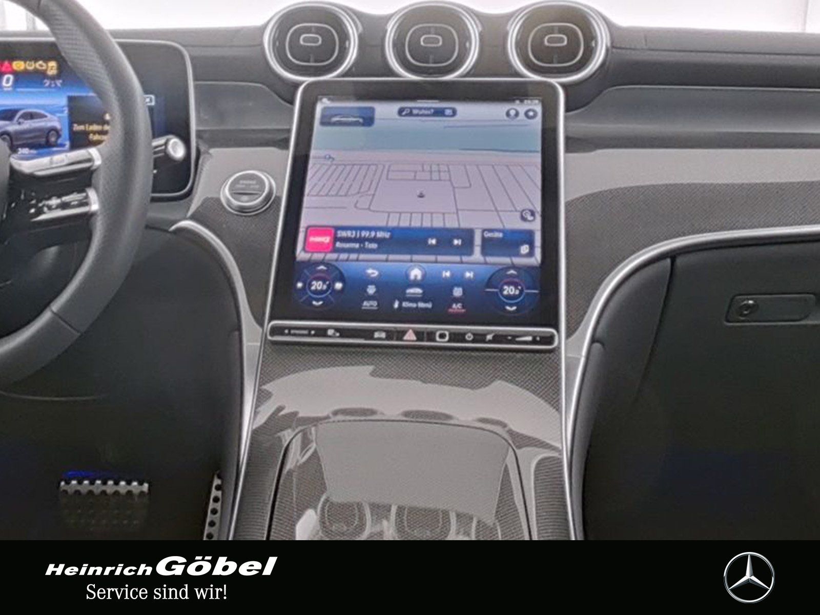 Fahrzeugabbildung Mercedes-Benz GLC 300 4M AMG+PANO+AHK+NIGHT+MEMORY+CARPLAY