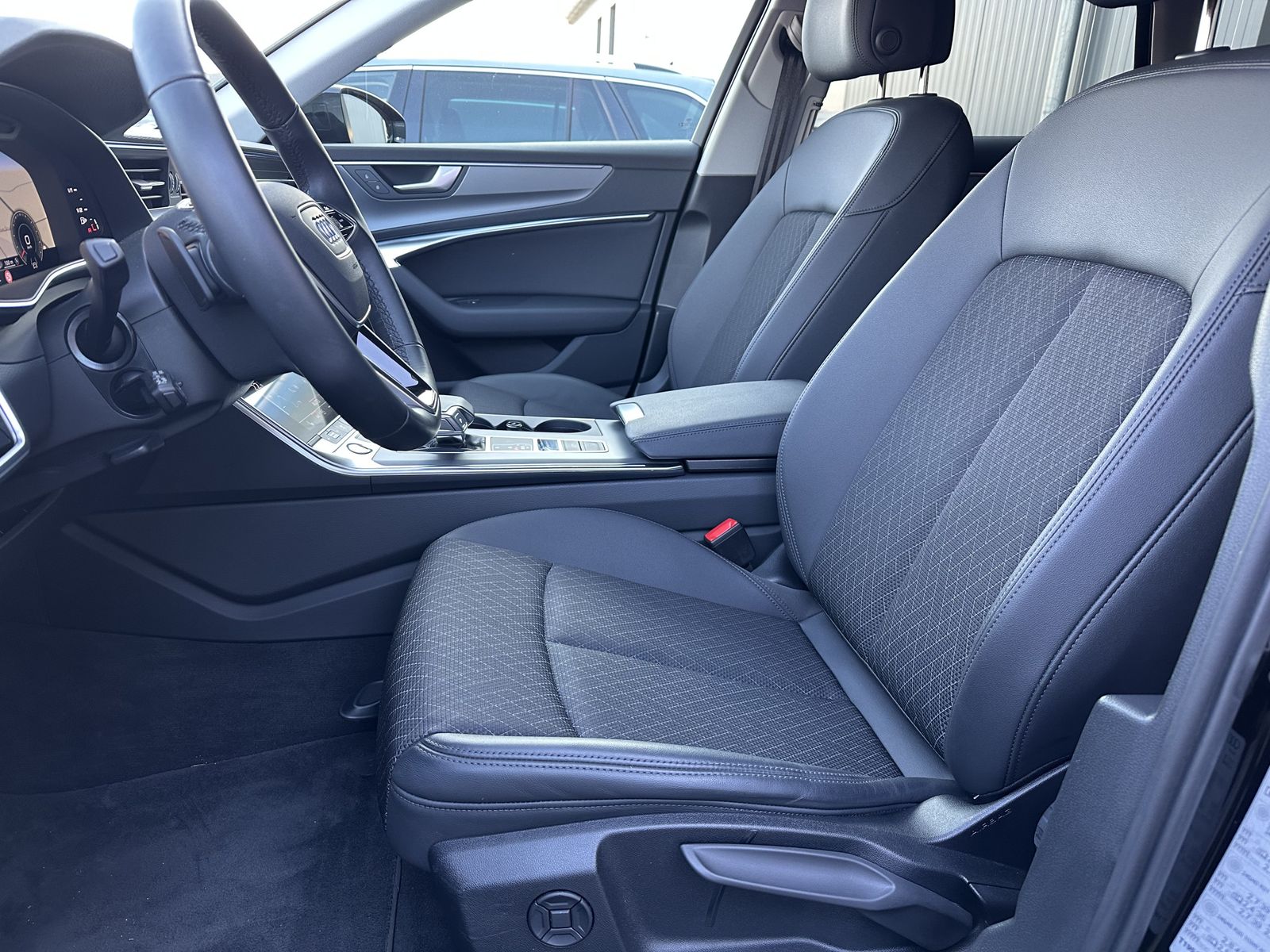 Fahrzeugabbildung Audi A6 Allroad 40 TDI Qu NAV+LED+360°+V-COCKPIT+18ZO