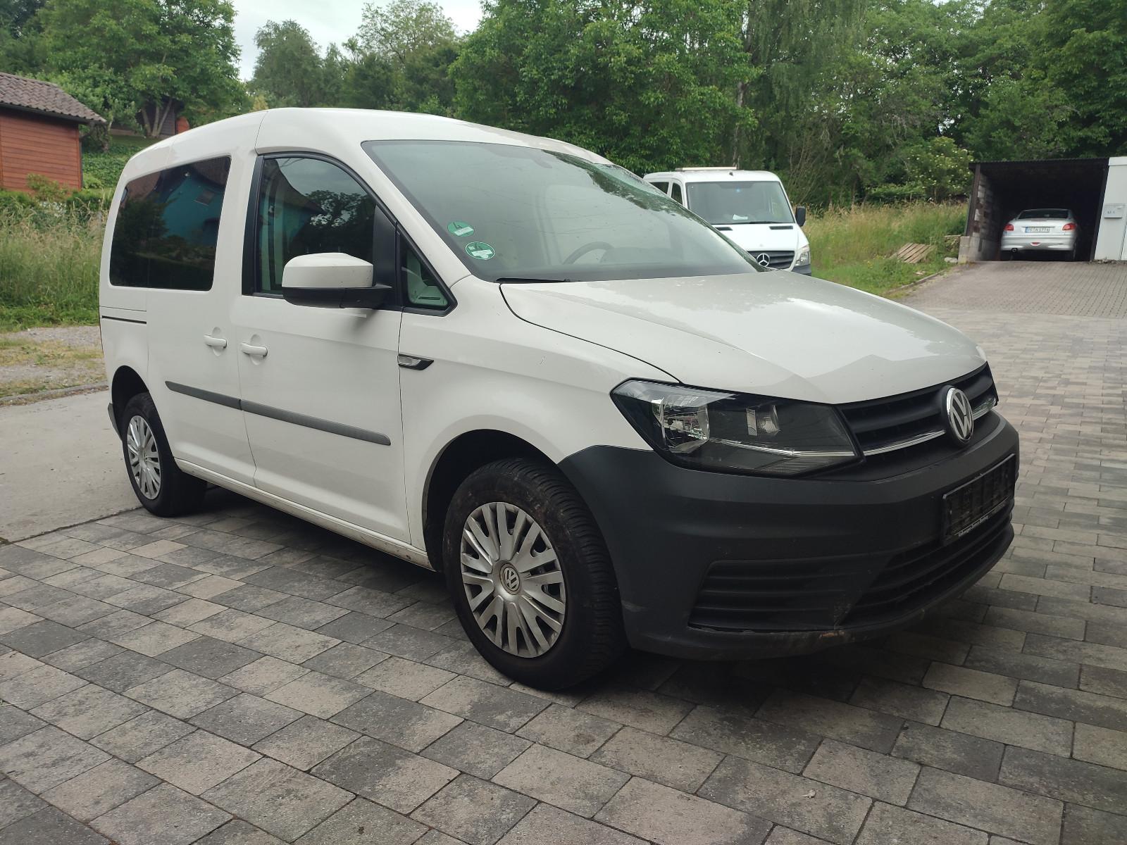 Volkswagen Caddy PKW Trend. BMT 5 Sitzer Klima PDC !Unfall!