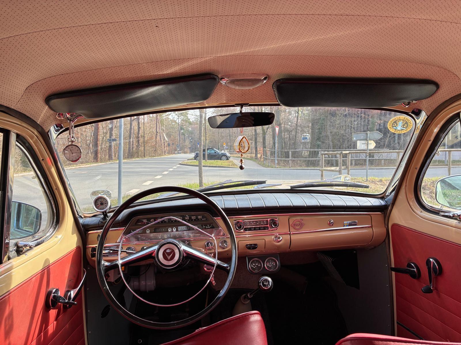 Volvo PV 544 (Buckelvolvo) Oldtimer 