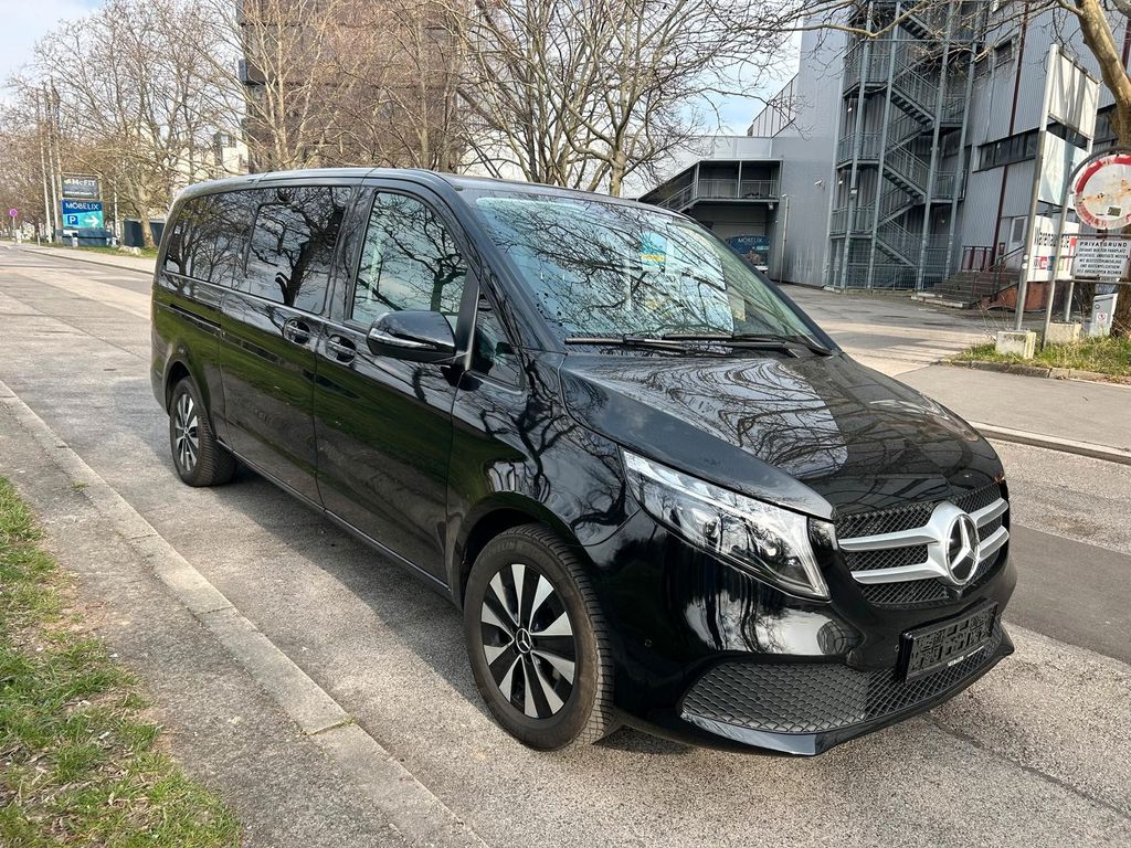 Mercedes-Benz V 220