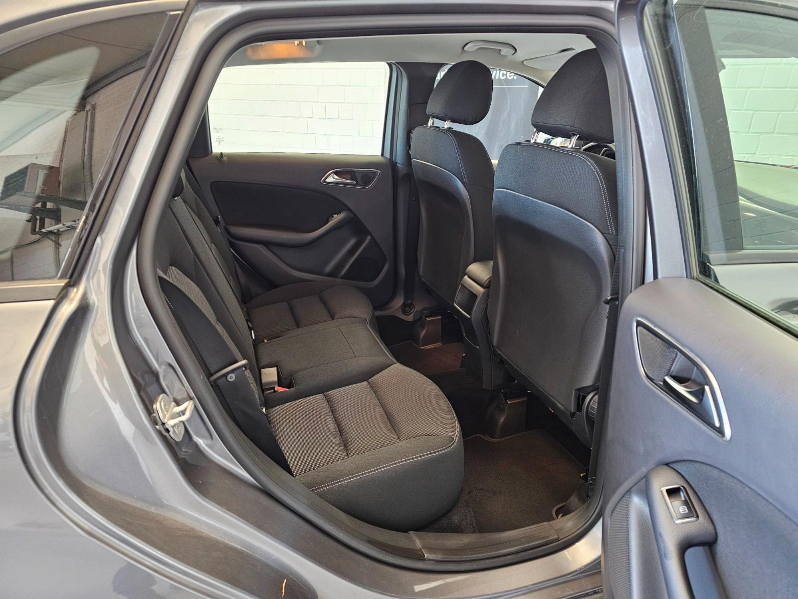 Mercedes-Benz B 180 + Navigation/4Season/SH/Klima/2.Hand