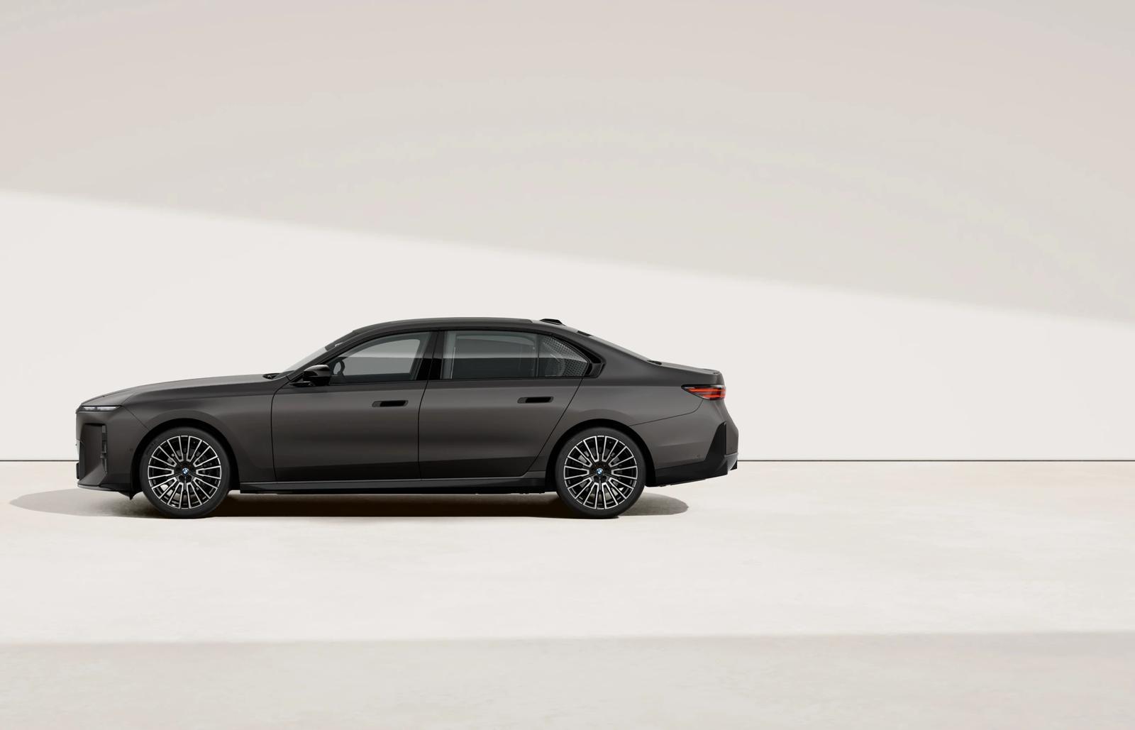 BMW 740 xDrive M Sport*CONNOISSUER*SKYLOUNGE*PANO*