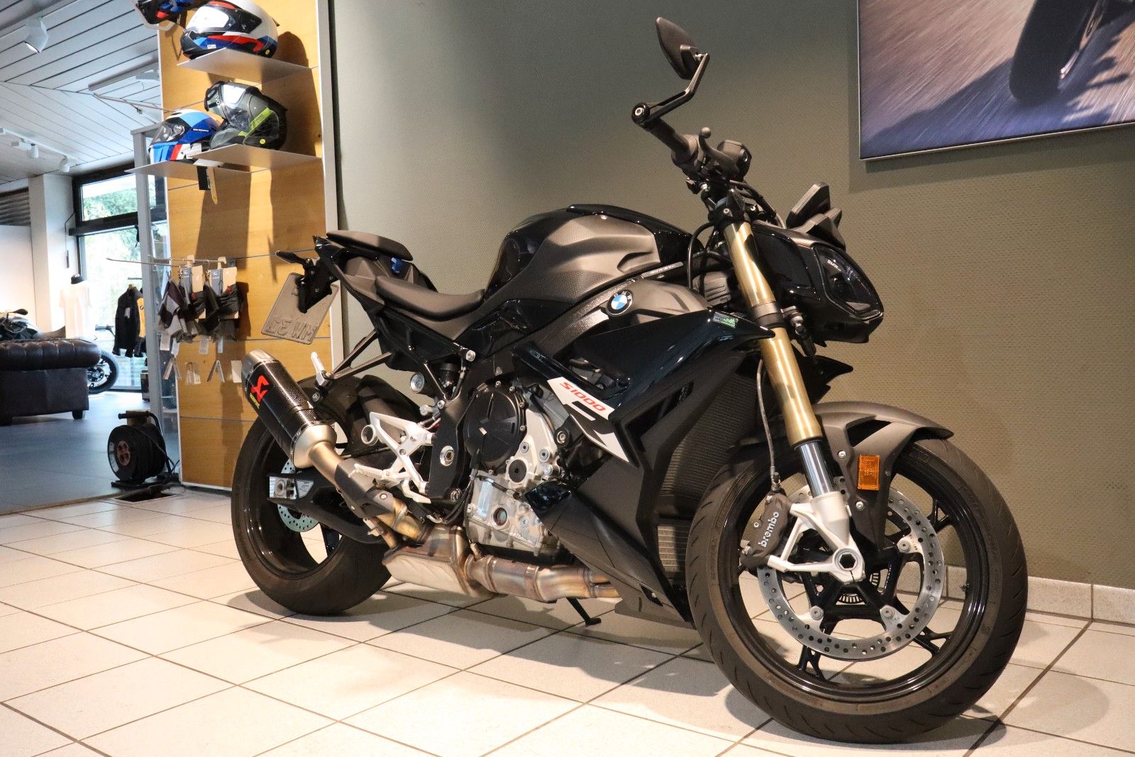 Fahrzeugabbildung BMW S 1000 R + Akrapovic
