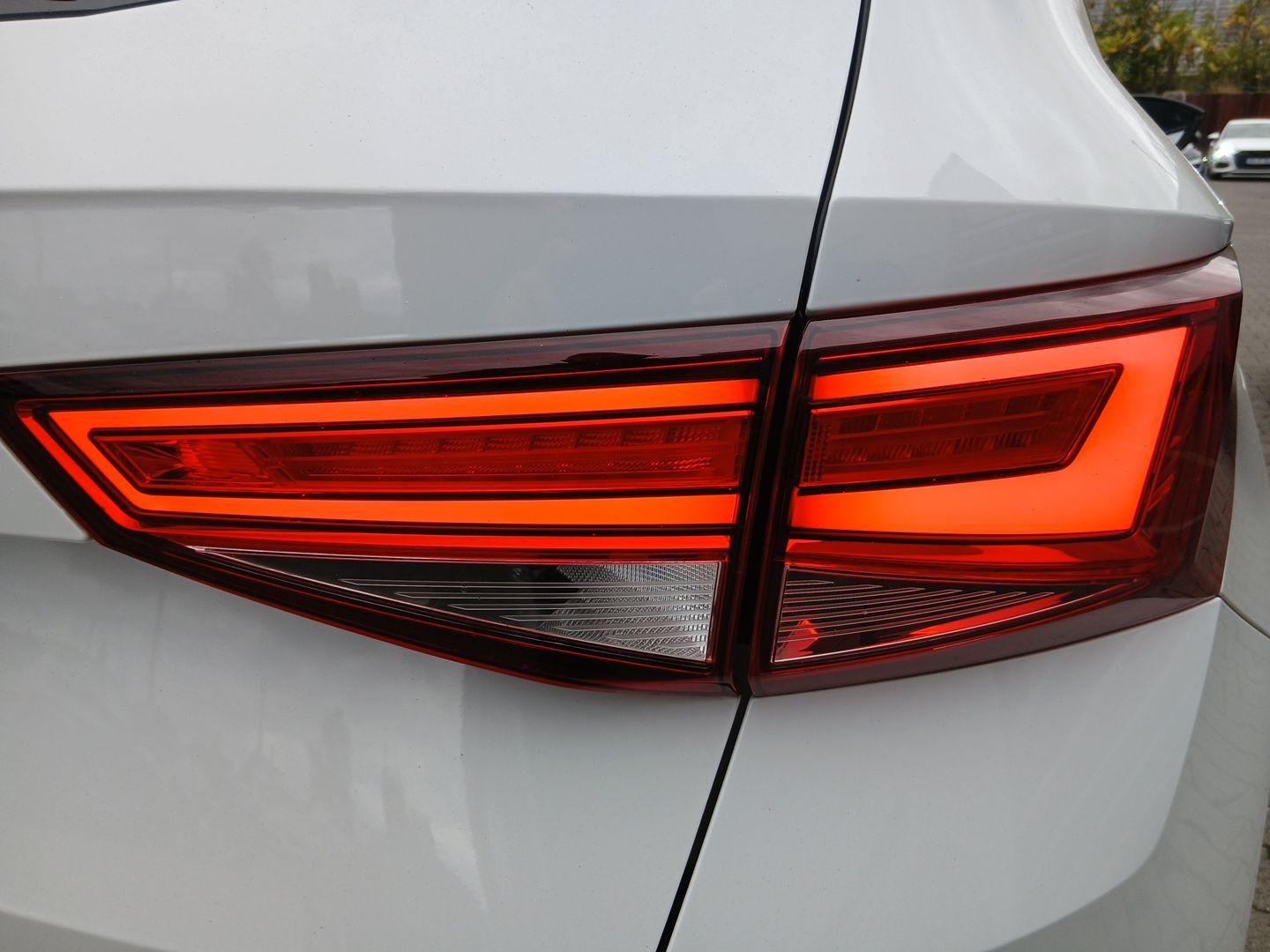 Cupra Ateca 2.0 TSI 4D DSG *PANO*AHK*ACC*BEATS*SHZ*