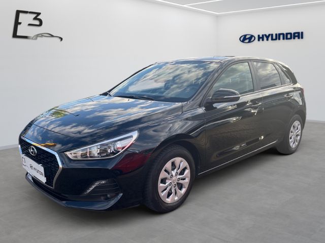 Hyundai i30 1.4 6-MT Select Navigations-Paket