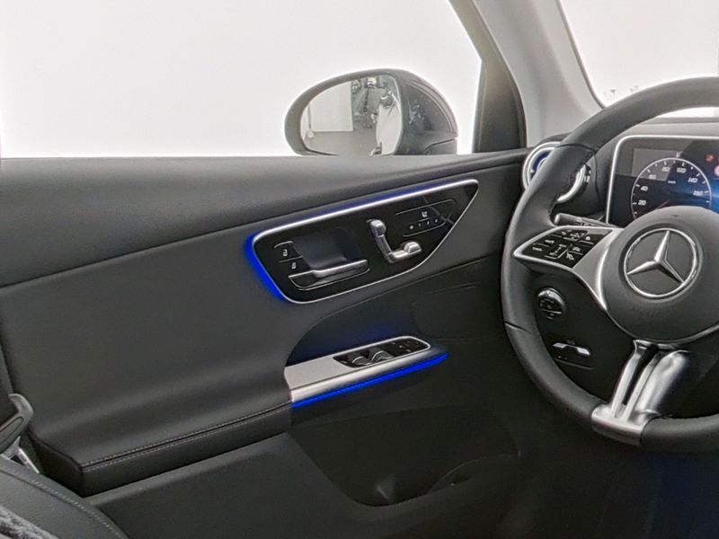 Fahrzeugabbildung Mercedes-Benz GLC 200 4M Avantgarde AHK+Memory+Totw+Kam+Ambi