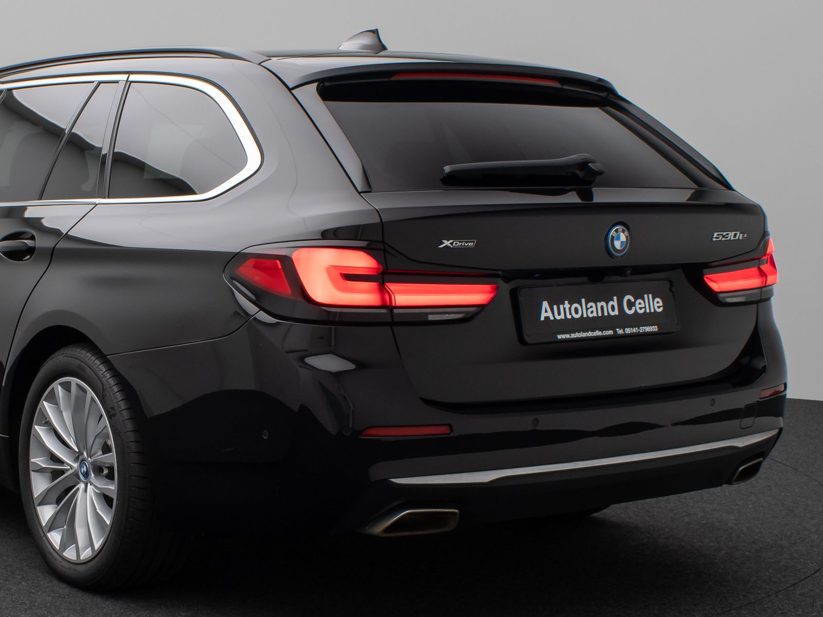 Fahrzeugabbildung BMW 530e xD Luxury Line DAB Komfort HUD Laser HiFi