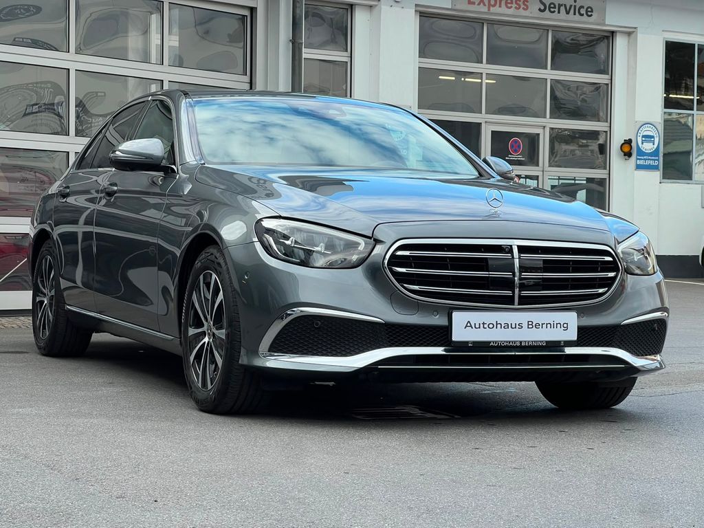 Image of Mercedes-Benz E 220