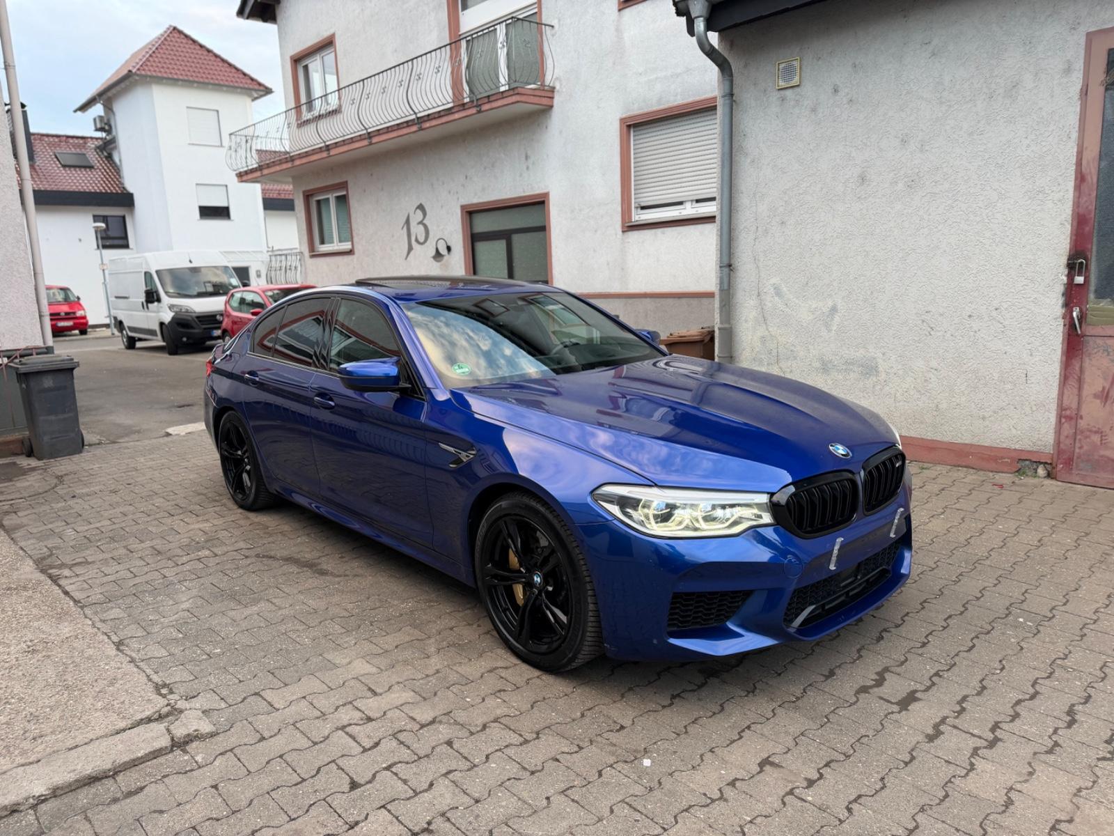 BMW M5 Limousine *LED*Kamera*Alcantara*Keramik*HUD