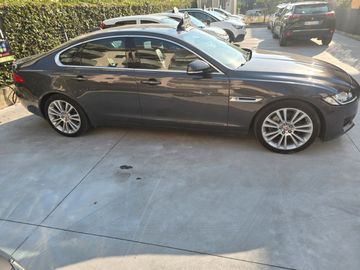 Jaguar XF - 3