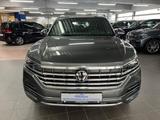 Volkswagen Touareg 3.0 TSI Elegance 4M HuD+VC+MEM+Puglia+19 - gebrauchte VW Touareg aus dem Jahr 2022
