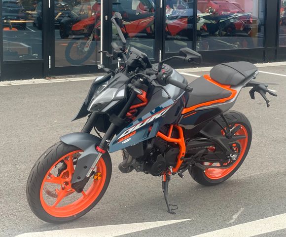 KTM 390 Duke 2024 beide Farben