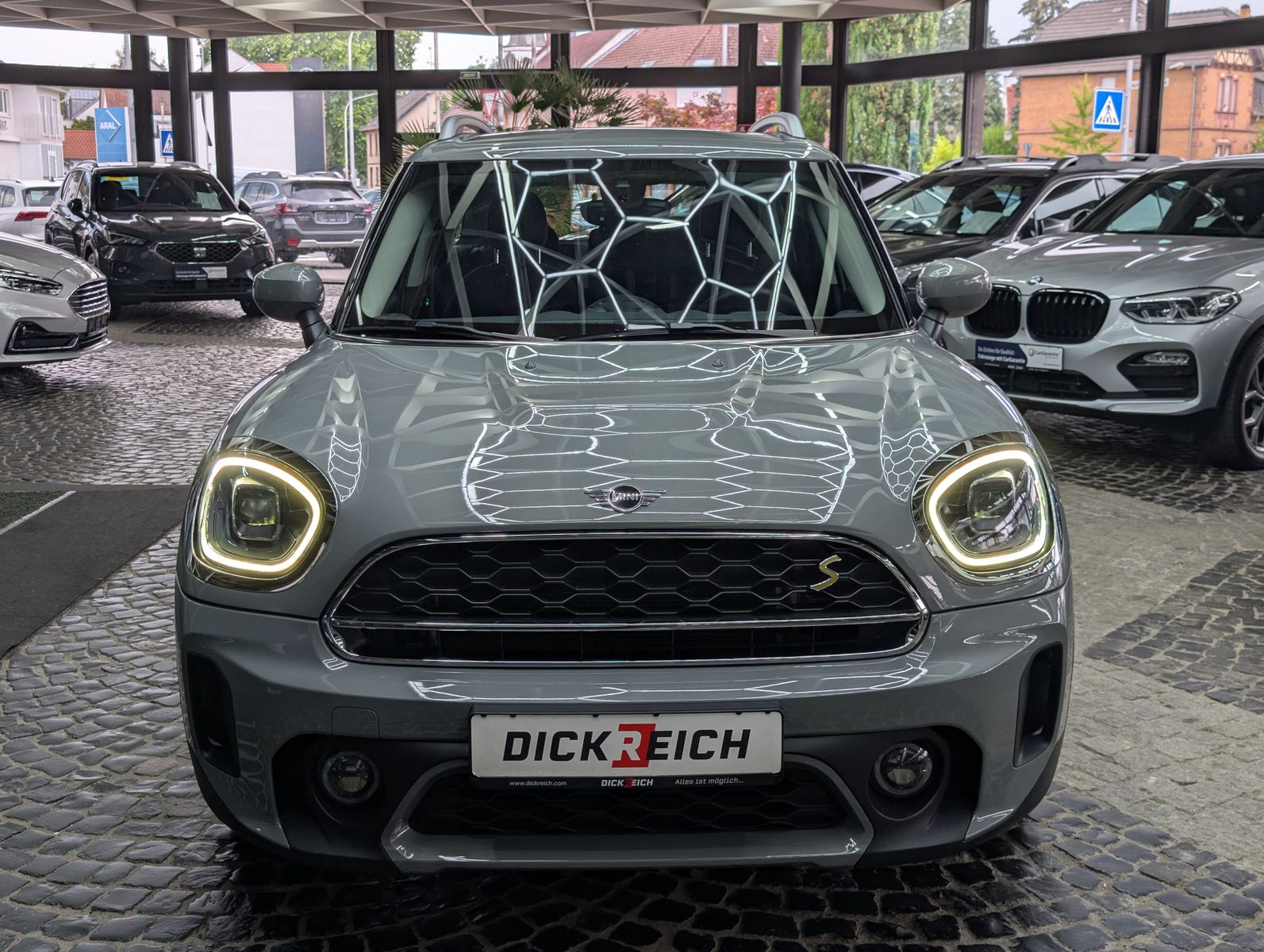 Fahrzeugabbildung MINI Countryman SE (Cooper) Essential Trim All4 94%So