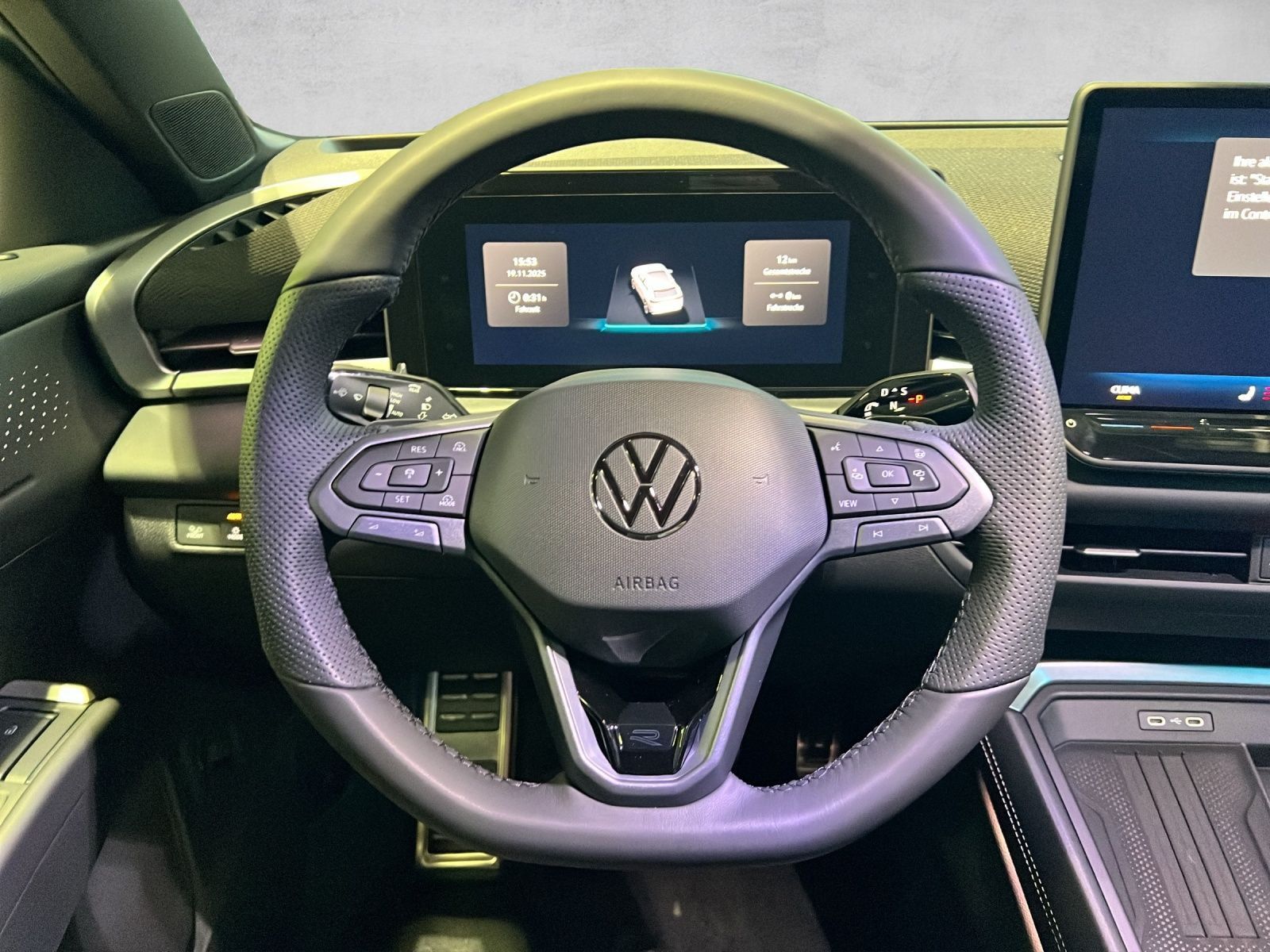 T-Roc R-Line 1.5 eTSI DSG ACC*CarPlay*Area View