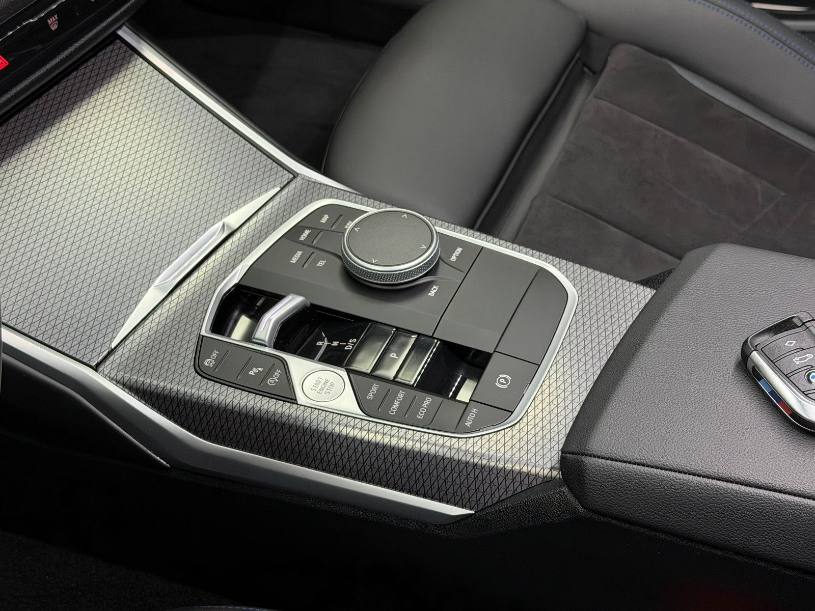 Fahrzeugabbildung BMW 330i Touring M Sport|HIFI|WIDESCREEN|KAMERA|NAV