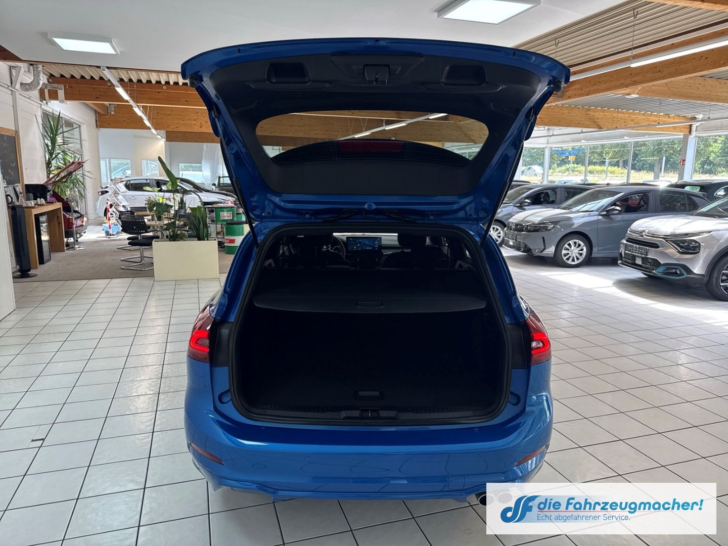 Fahrzeugabbildung Ford Focus Turnier ST-Line Sportpaket Navi Memory Sit
