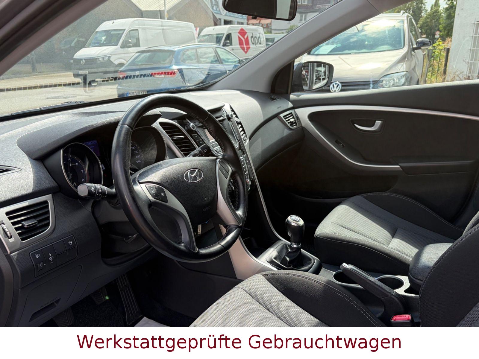 Hyundai i30 2013 — photo 11