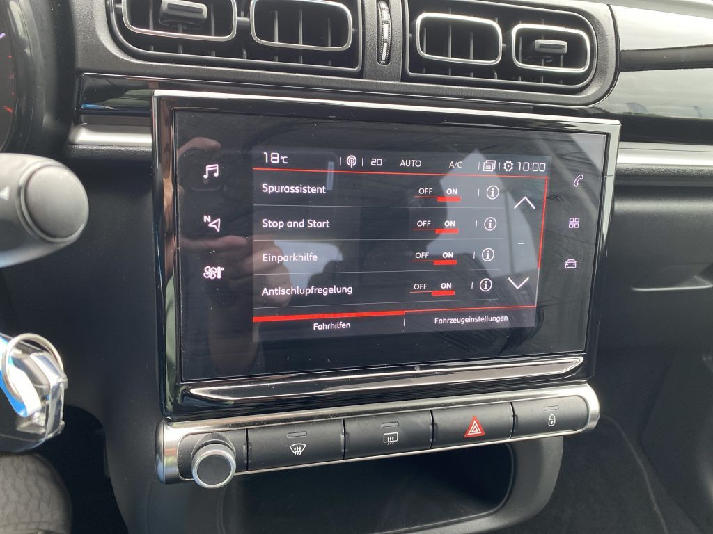 Fahrzeugabbildung Citroën C3 Pure Tech 110 S&S MAX *Navi*Rückf.k.*