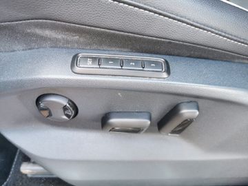 Volkswagen Tiguan - 12
