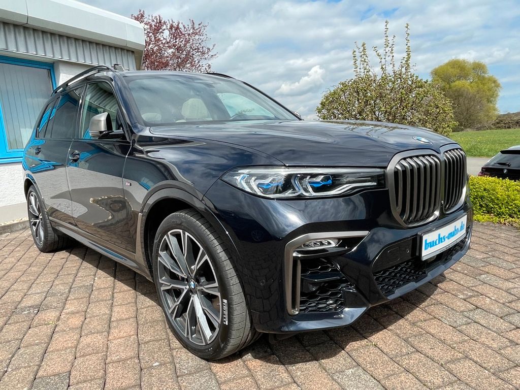 Image of BMW X7 M50