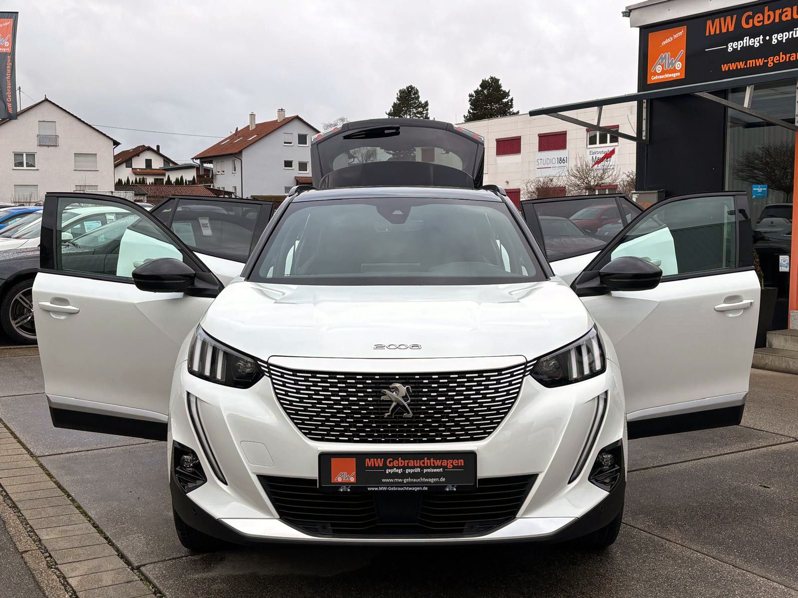 Fahrzeugabbildung Peugeot 2008 e-GT 11kW OnBoard LED ACC KAM NAV CarPlay