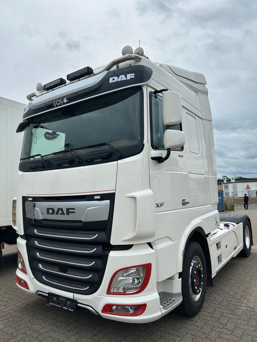 Fahrzeugabbildung DAF XF 530 FT mit Kipphydraulik, Intarder