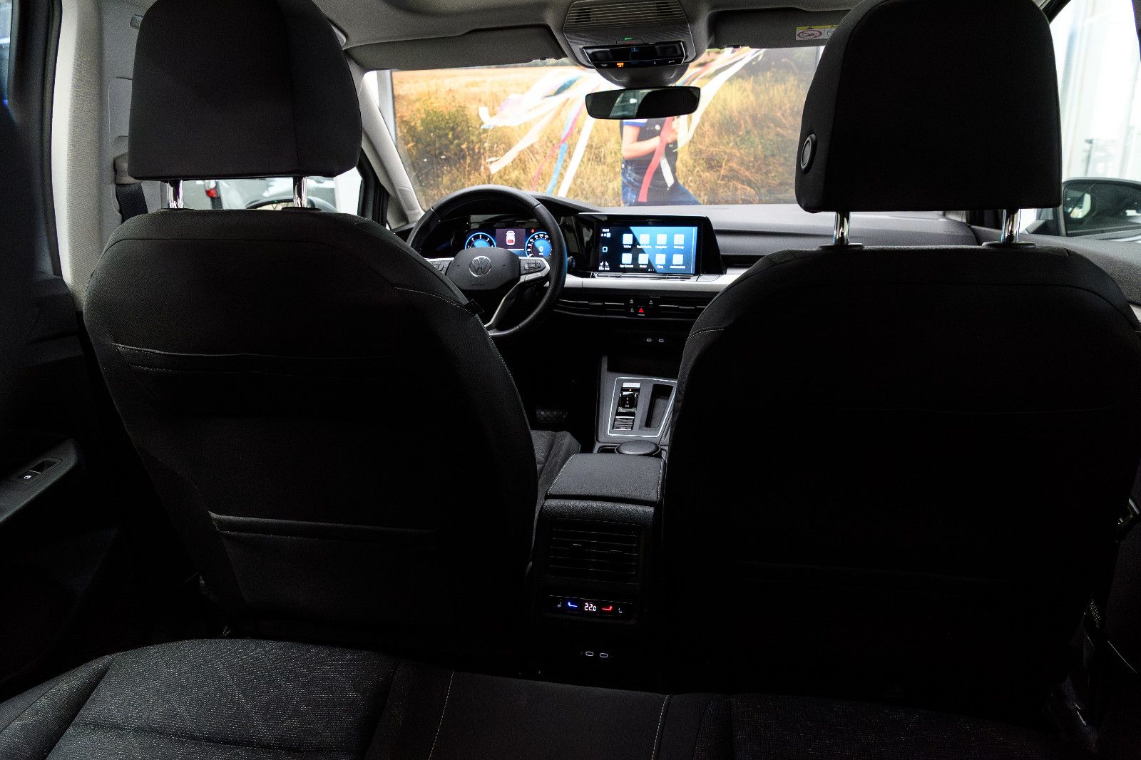 Fahrzeugabbildung Volkswagen Golf VIII Life +STHZ+LED+SHZ+NAVI+PANO+HEADUP