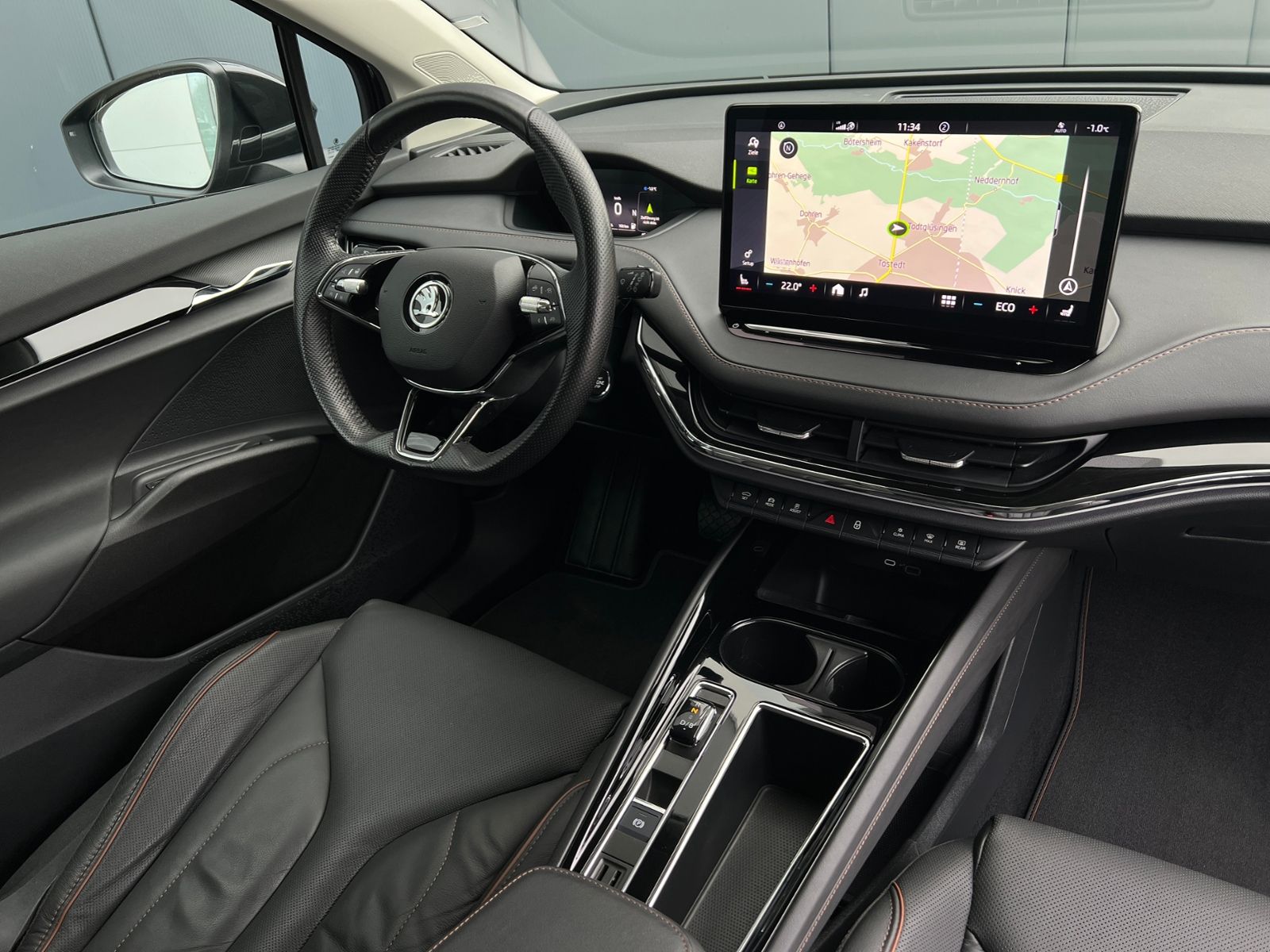 Fahrzeugabbildung SKODA Enyaq iV 80 Suite *AHK, Wärmepumpe, DCC, LED*