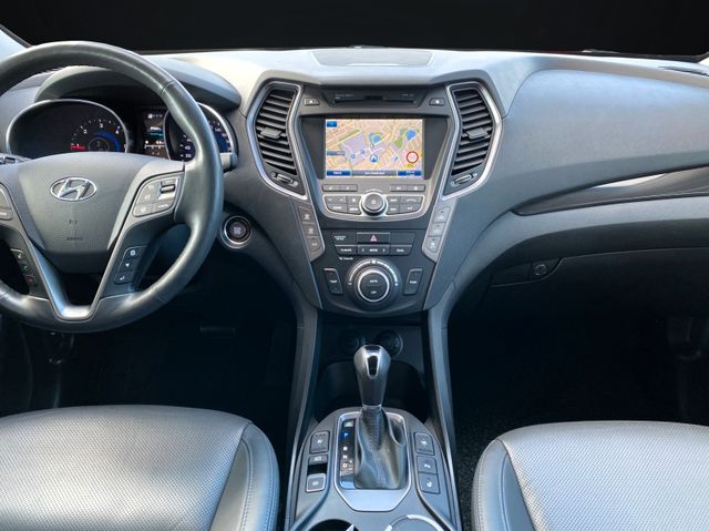 Hyundai Grand Santa Fe