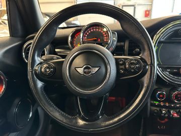 MYAUTOCENTER – Gebraucht- und Jahreswagen mit Werkstattservice in Pfaffenhofen MINI Mini 5-trg. Cooper D *Navi*Pano*