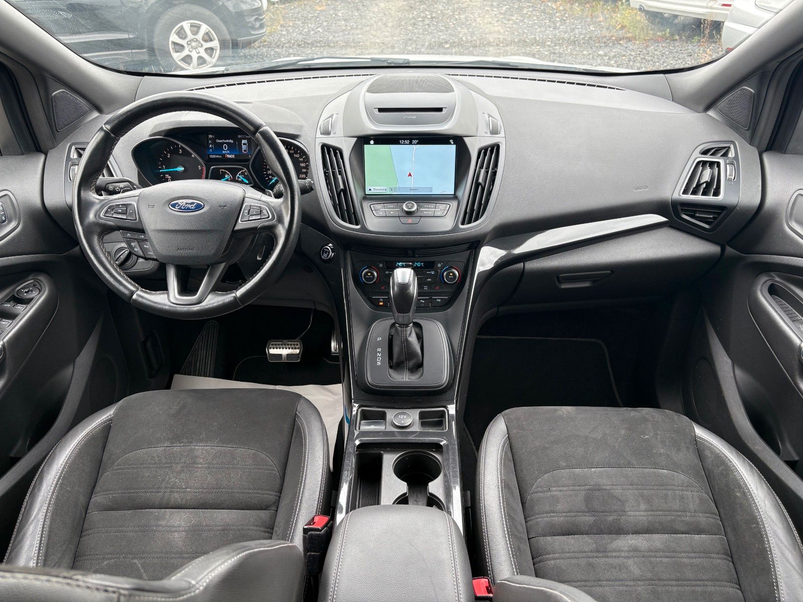 Fahrzeugabbildung Ford Kuga 2.0 TDCi 4x4 ST-Line Aut. Navi Leder Xenon