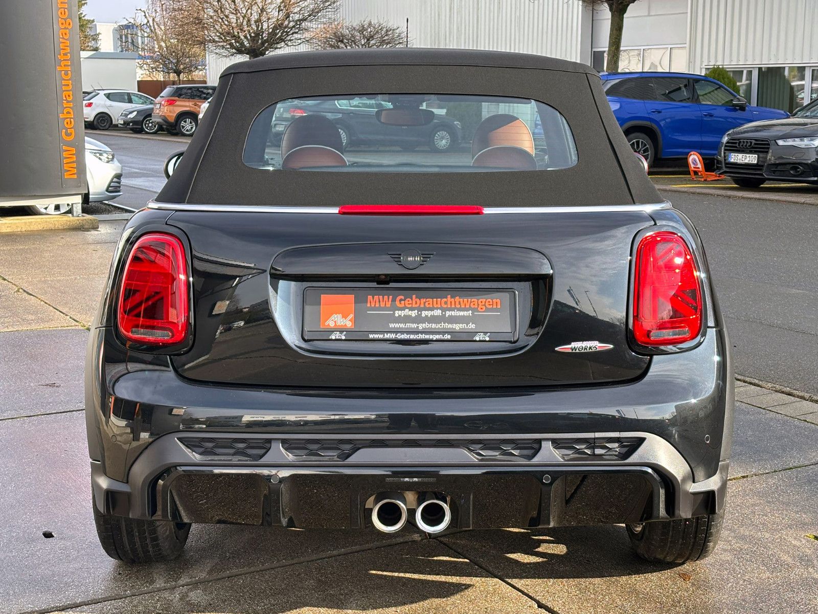 Fahrzeugabbildung MINI John Cooper Works Cabrio ACC LED KAM PDC H&K HUD