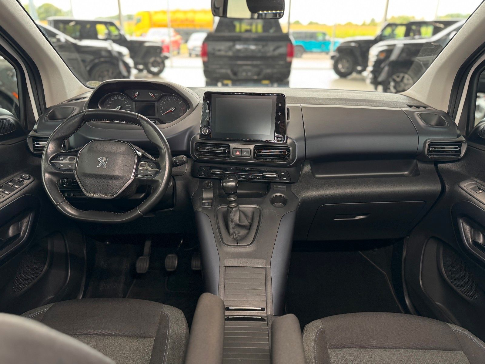 Fahrzeugabbildung Peugeot Rifter 1.5 HDI Allure AHK Klima Drive-Assist-Pak