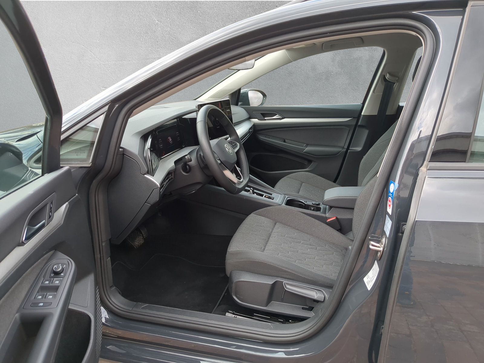 Fahrzeugabbildung Volkswagen Golf  Variant 2.0 TDI Life AHK Standhzg. HuD