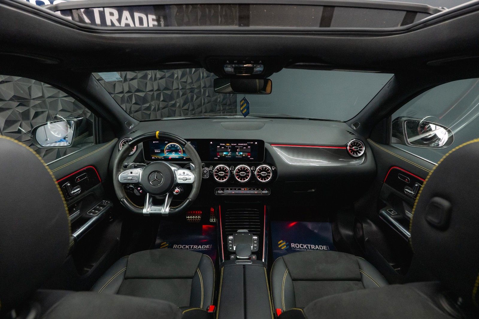 Fahrzeugabbildung Mercedes-Benz GLA 45 S AMG 4Matic | ACC | PANO | BURMESTER
