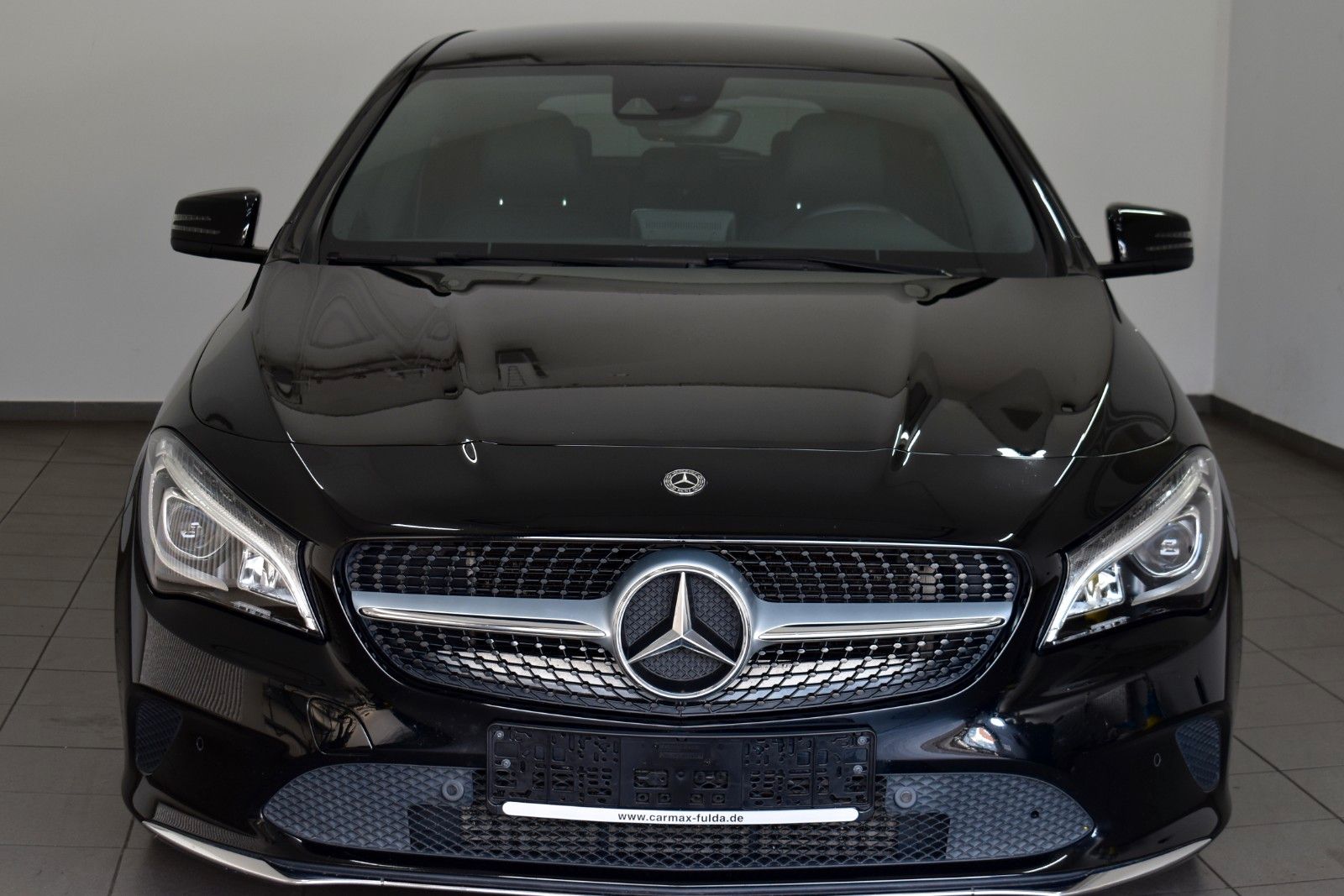 Fahrzeugabbildung Mercedes-Benz CLA 180 SB, Urban Leder,Navi,LED,8fach bereift!