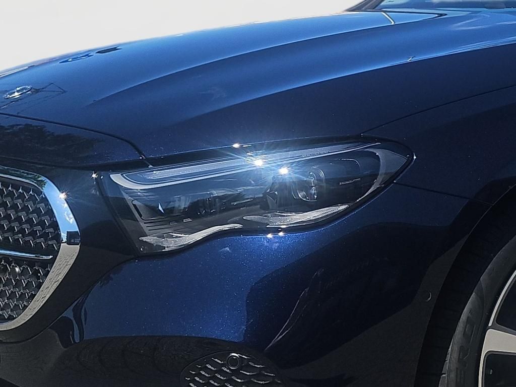 Fahrzeugabbildung Mercedes-Benz E 220 d 4M T-Modell +EDITION-AVANTGARDE+AHK+DIGI