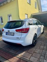 Kia cee'd SW 1.6 CRDi - nur 75.000km - Kia cee'd Sportswagon aus 2015
