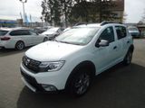 Dacia Sandero II Stepway Essential - Dacia Sandero: Stepway Essential