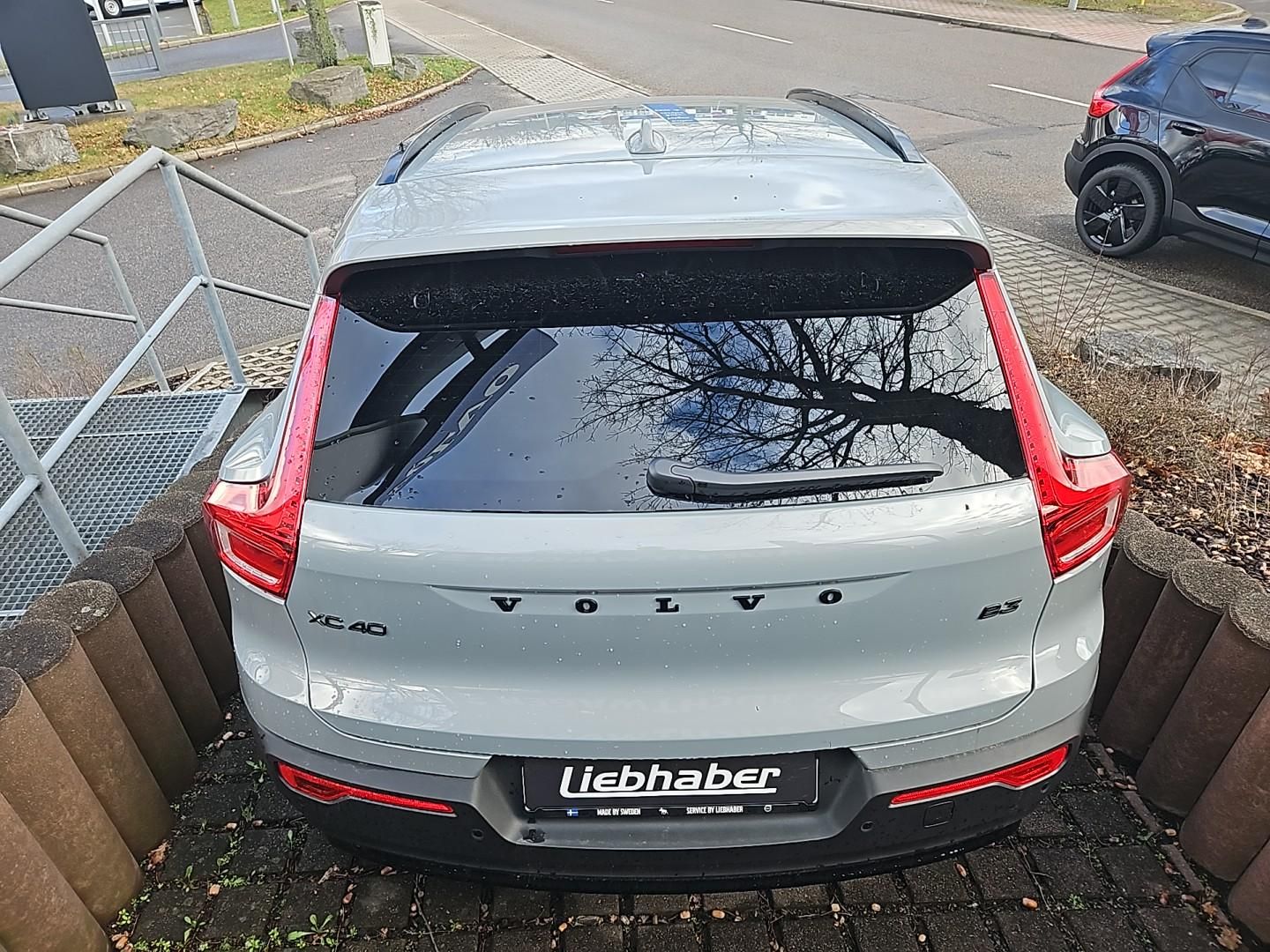 Volvo XC40 B3 Plus Black Edition imagem 3