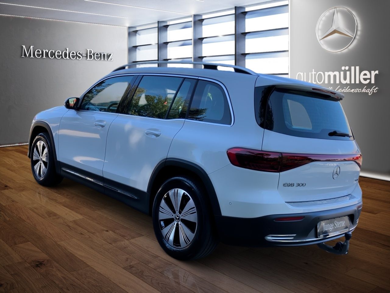 Fahrzeugabbildung Mercedes-Benz EQB 300 4M BONUS+AHK+360°+LENKRADHEIZ+FAHRASSIST
