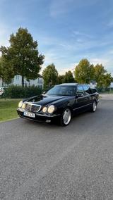 Mercedes-Benz E 430 T Avantgarde BOSE SD Comand 18 Zoll AMG - Mercedes-Benz E 430: Kombi