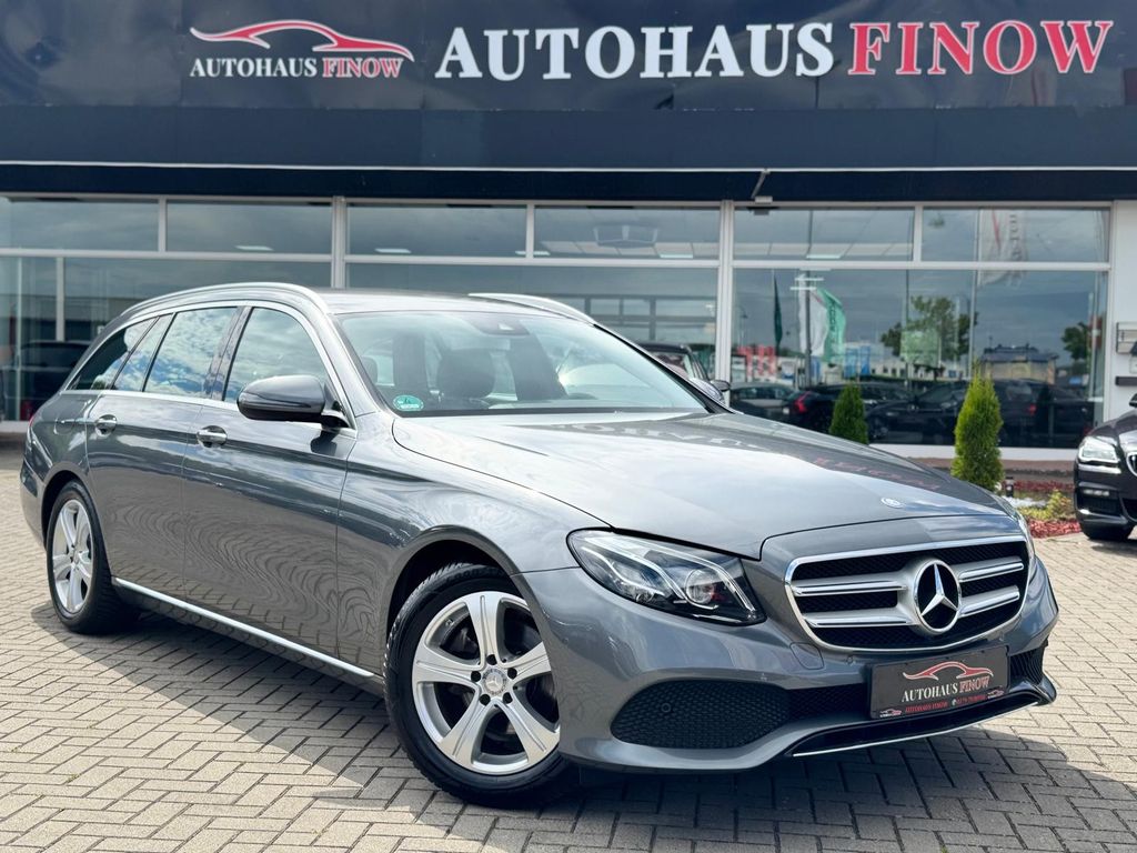 Image of Mercedes-Benz E 220