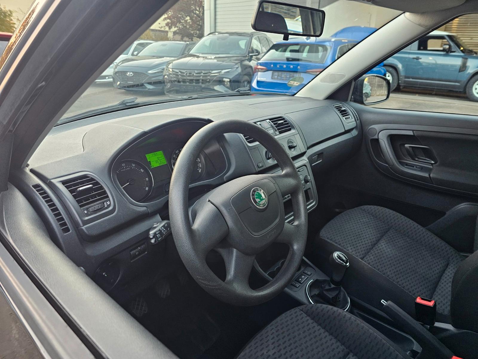 Skoda Fabia 2012 — photo 8
