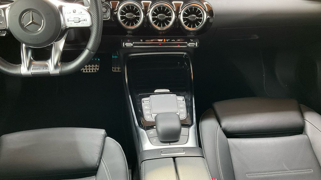 MERCEDES-BENZ A-Class 2022