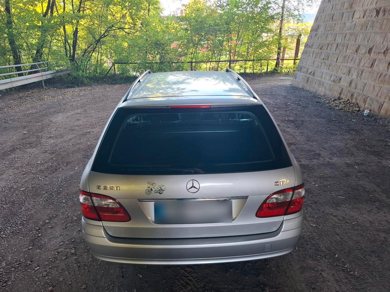Mercedes-Benz E220 2004 — photo 5