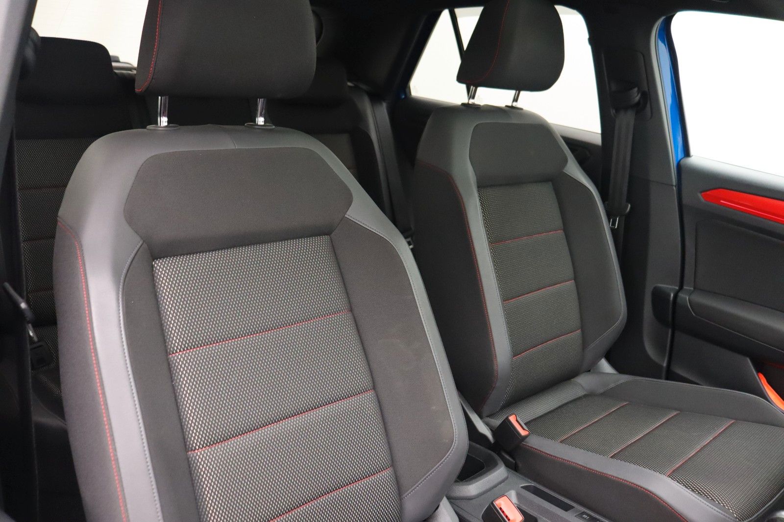 Fahrzeugabbildung Volkswagen T-Roc Sport 4M DCC ACC Panorama Kamera Standhz